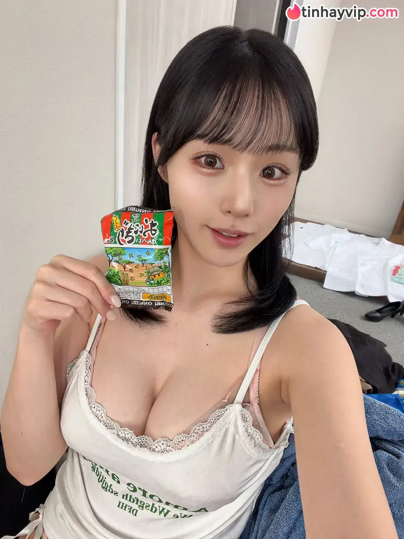 Aya Kamiki bị kẻ lạ rình mò tại nhà riêng, hoảng loạn tính đường bỏ phố về quê