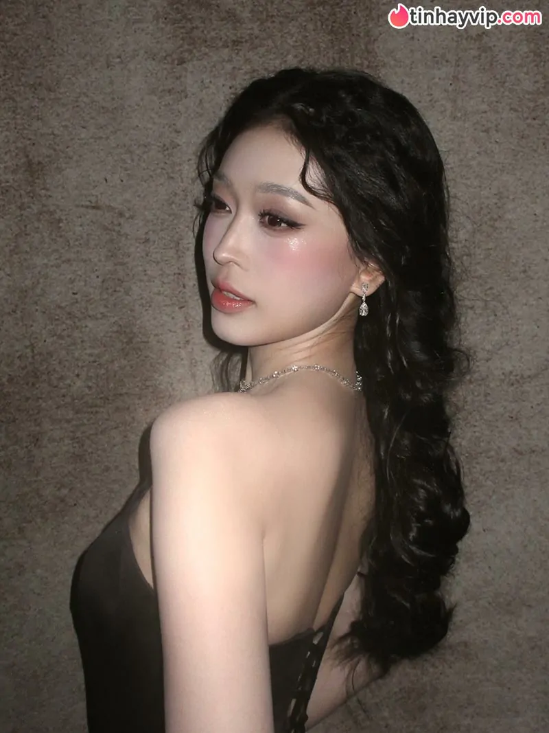Bùi Phương Nga khoe visual đầy kiêu kỳ cùng cuộc sống hôn nhân tràn ngập tiếng cười