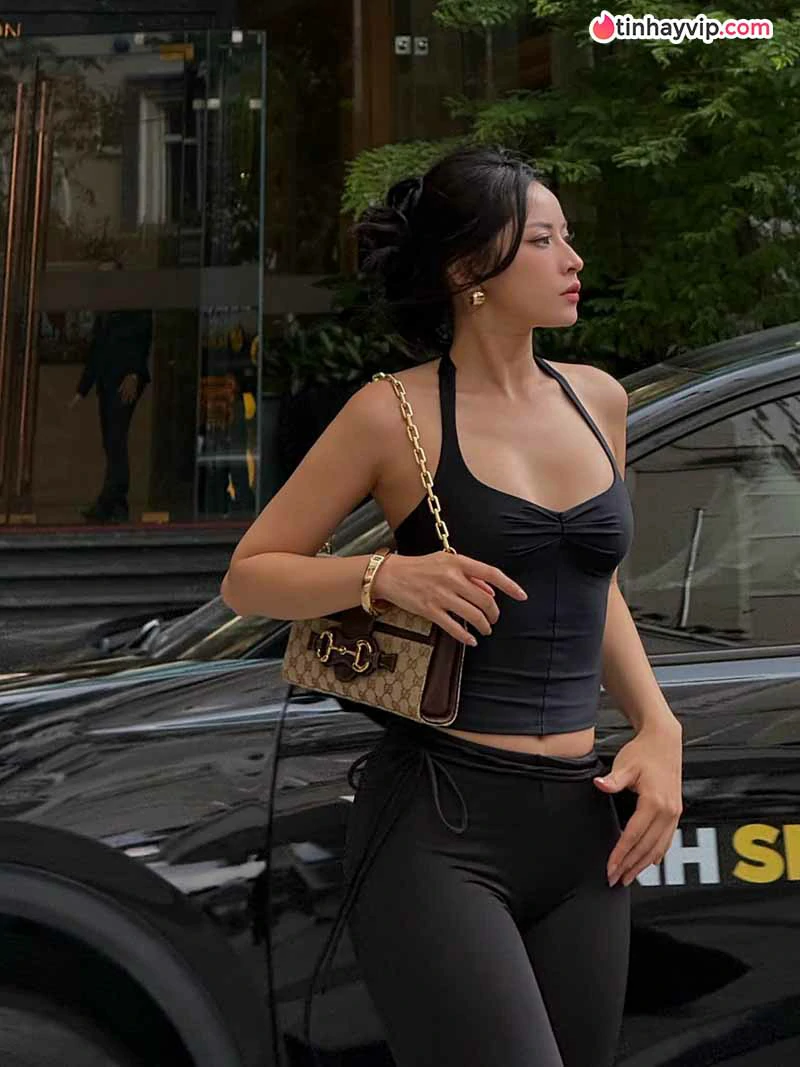 Chi Pu diện áo dài đỏ tại sự kiện kỷ niệm ở Philippines
