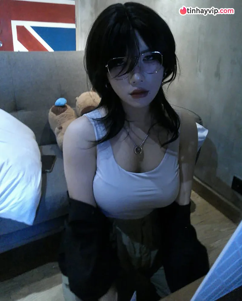 Hot girl Hàn Quốc sở hữu hình thể đẫy đà cực cuốn