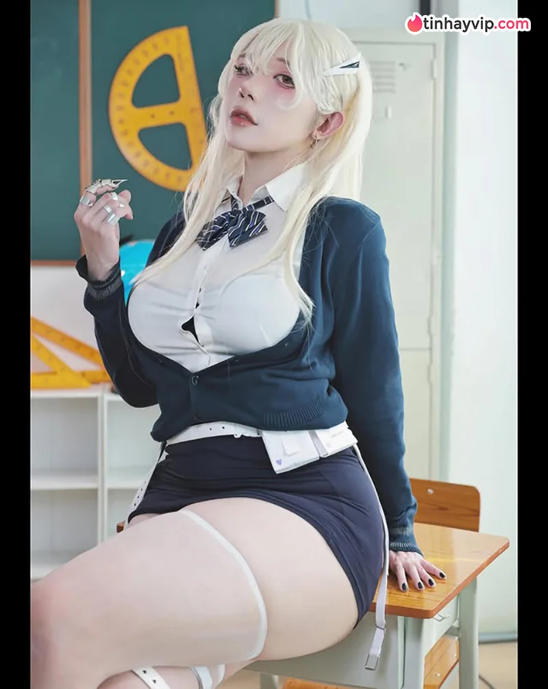 Gái xinh đùi múp Hàn Quốc mang vibe mommy trưởng thành