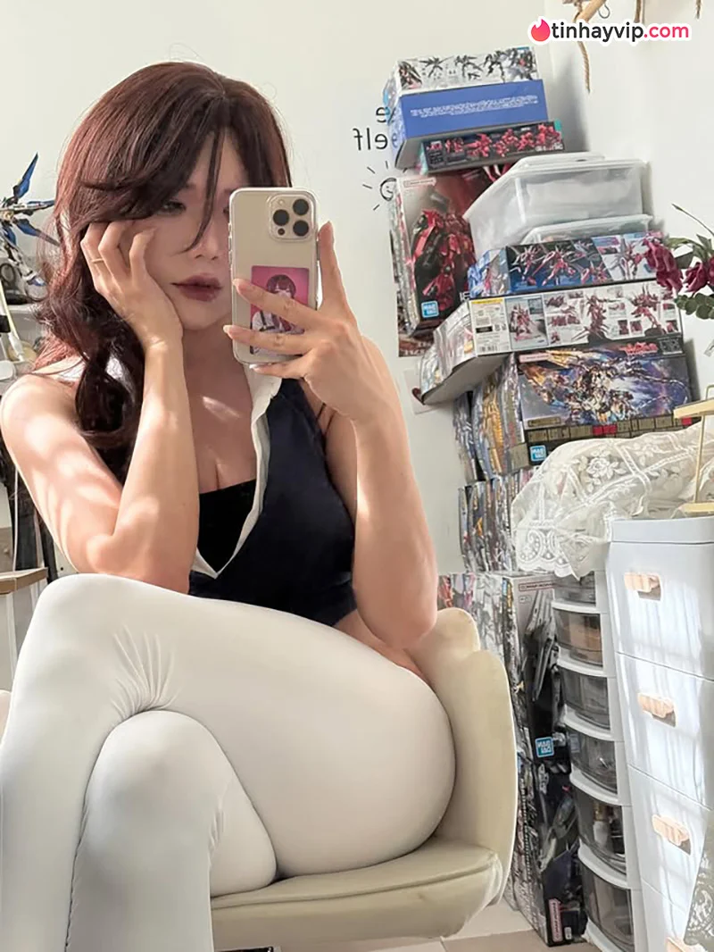 Hot girl Hàn Quốc sở hữu hình thể đẫy đà cực cuốn