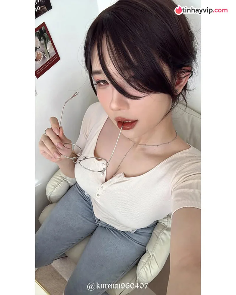 Hot girl Hàn Quốc sở hữu hình thể đẫy đà cực cuốn