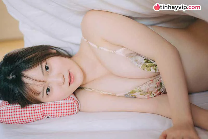 Chiimaki khoe ảnh bikini nóng bỏng, hút 50 nghìn lượt thích
