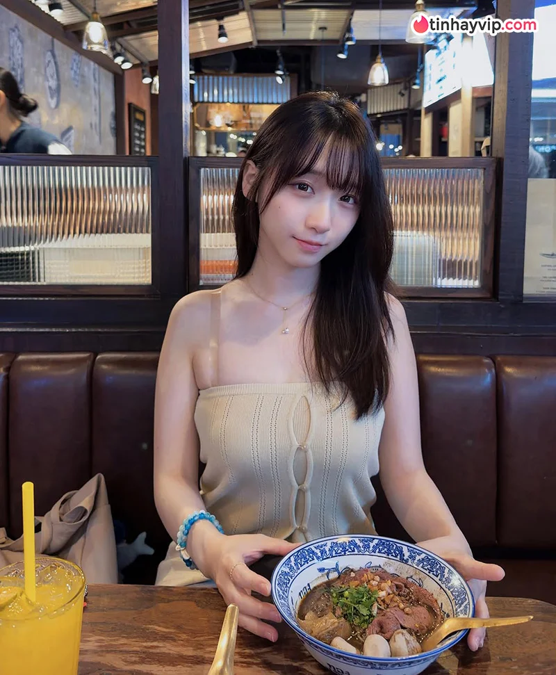 Cosplayer Iori Moe khiến nhiều fan nam phấn khích