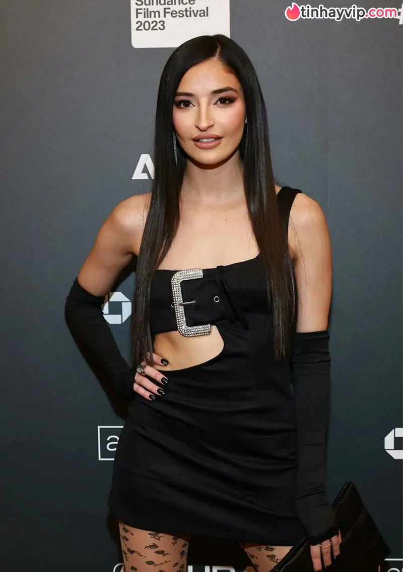 Từng đoạt giải Oscar ngành phim người lớn, Emily Willis giờ ra sao sau bi kịch trở thành người thực vật?