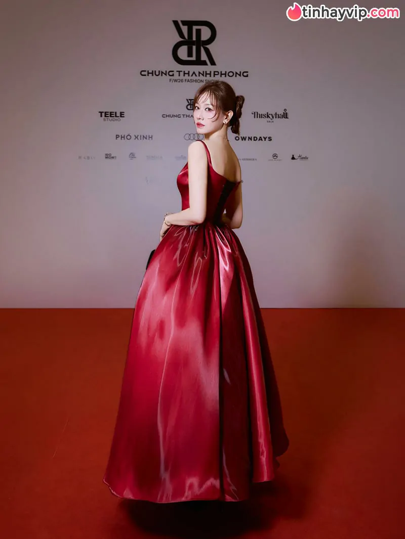 Hari Won tái xuất thảm đỏ với outfit trăm triệu, visual U40 khiến dân mạng ngỡ ngàng