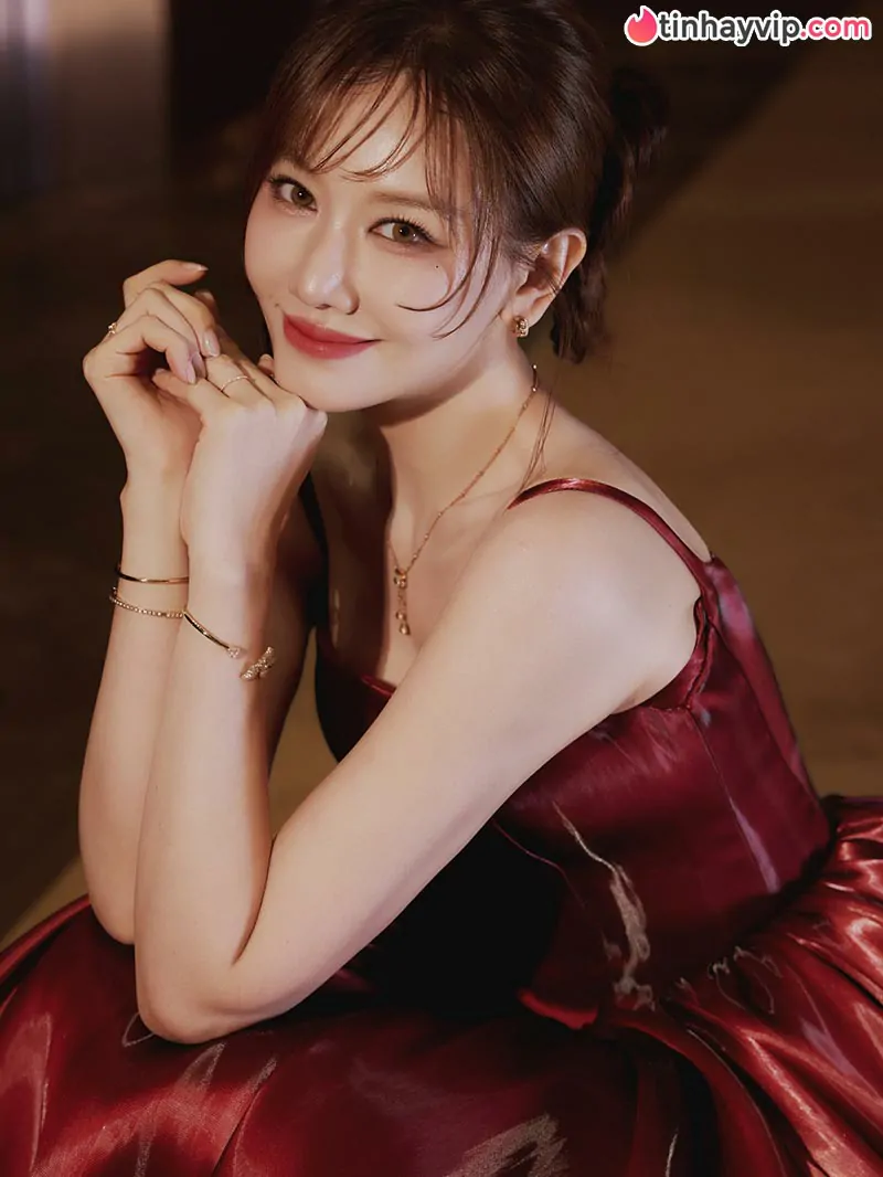 Hari Won tái xuất thảm đỏ với outfit trăm triệu, visual U40 khiến dân mạng ngỡ ngàng