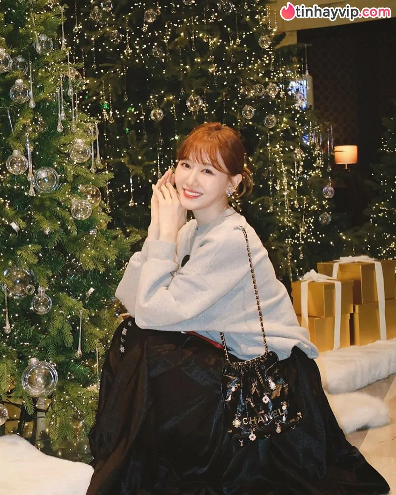 Hari Won tái xuất thảm đỏ với outfit trăm triệu, visual U40 khiến dân mạng ngỡ ngàng