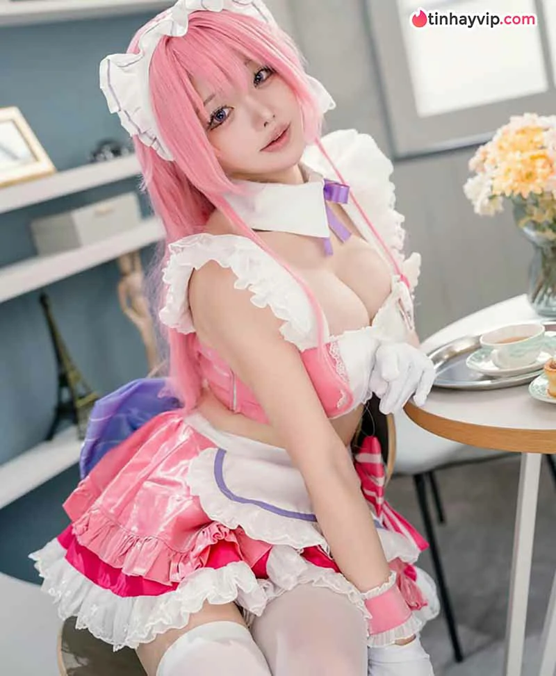 Honami Ami khoe vóc dáng nổi bật trong bộ ảnh áo tắm mới