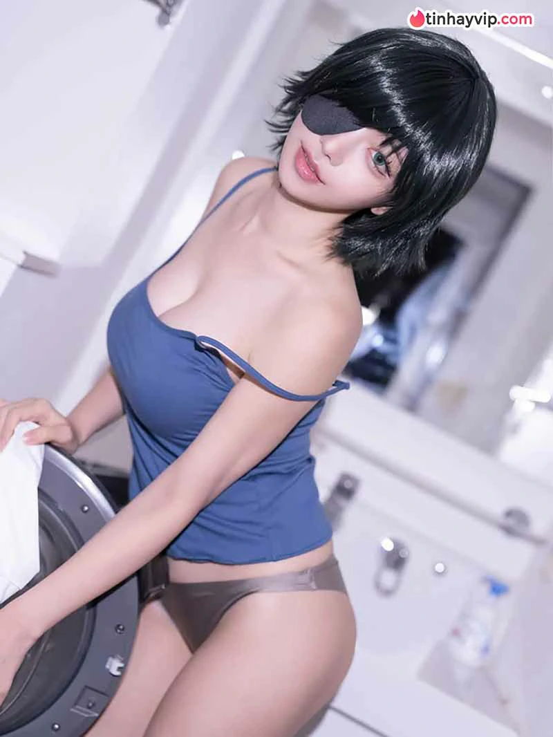 Honami Ami khoe vóc dáng nổi bật trong bộ ảnh áo tắm mới