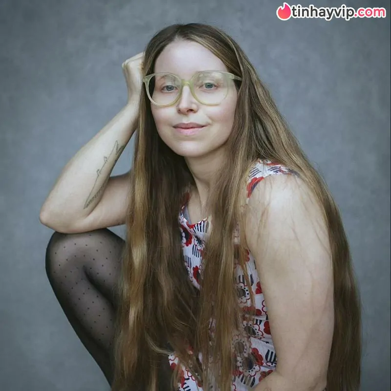 Bạn gái Ron Weasley gây bão khi gia nhập OnlyFans: Sự thật đắng lòng đằng sau kênh nội dung gây tranh cãi