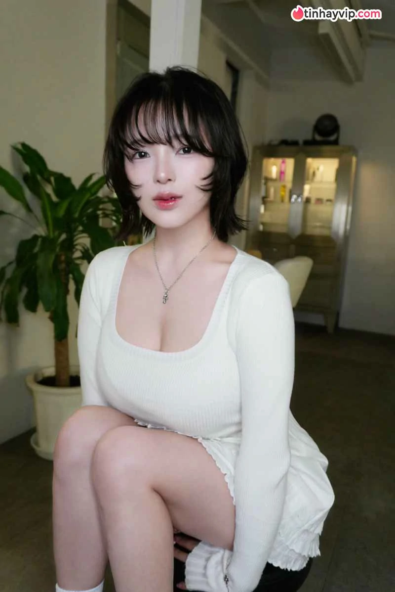 Jun Amaki rời ngành áo tắm sau 13 năm đầy kỷ niệm