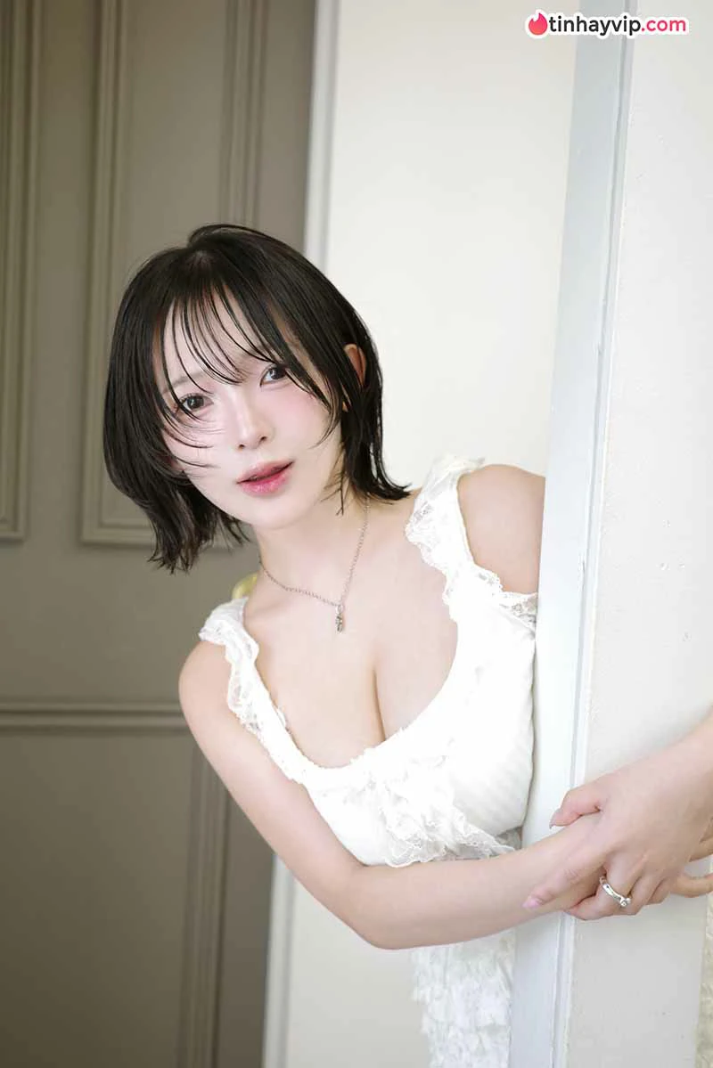 Jun Amaki rời ngành áo tắm sau 13 năm đầy kỷ niệm