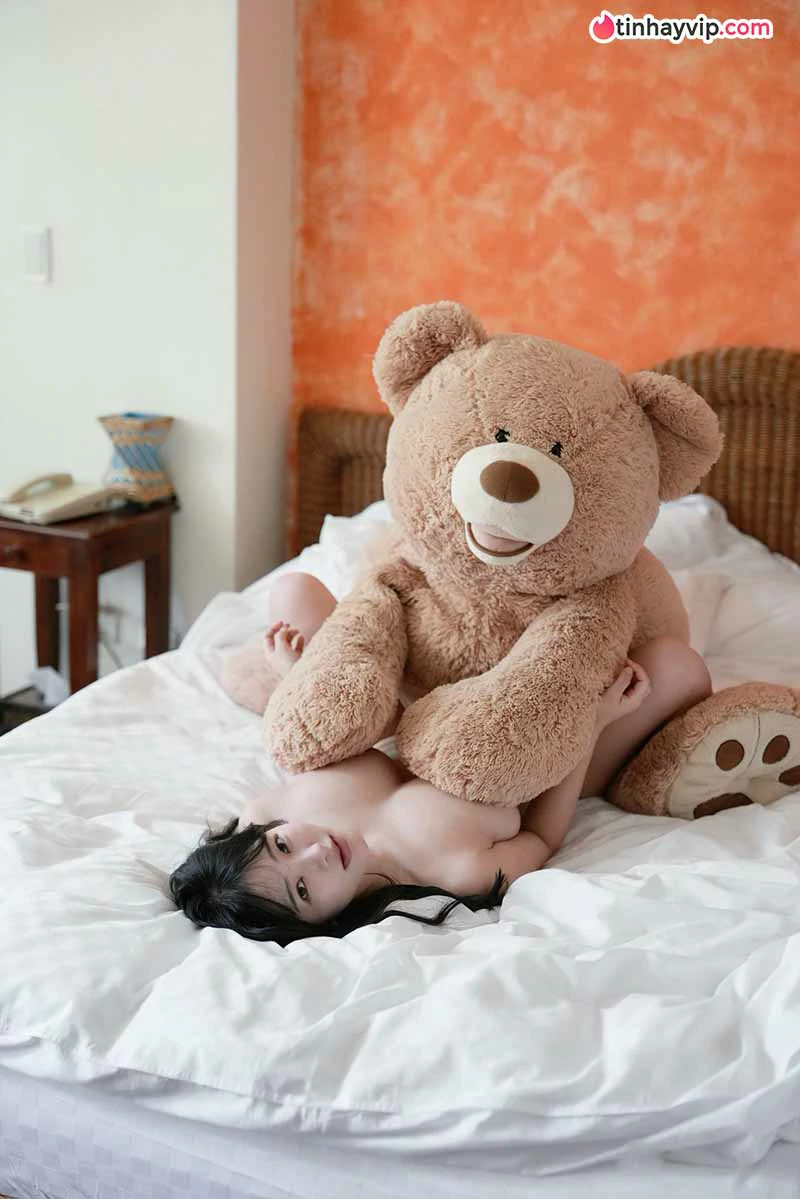 Jun Amaki rời ngành áo tắm sau 13 năm đầy kỷ niệm