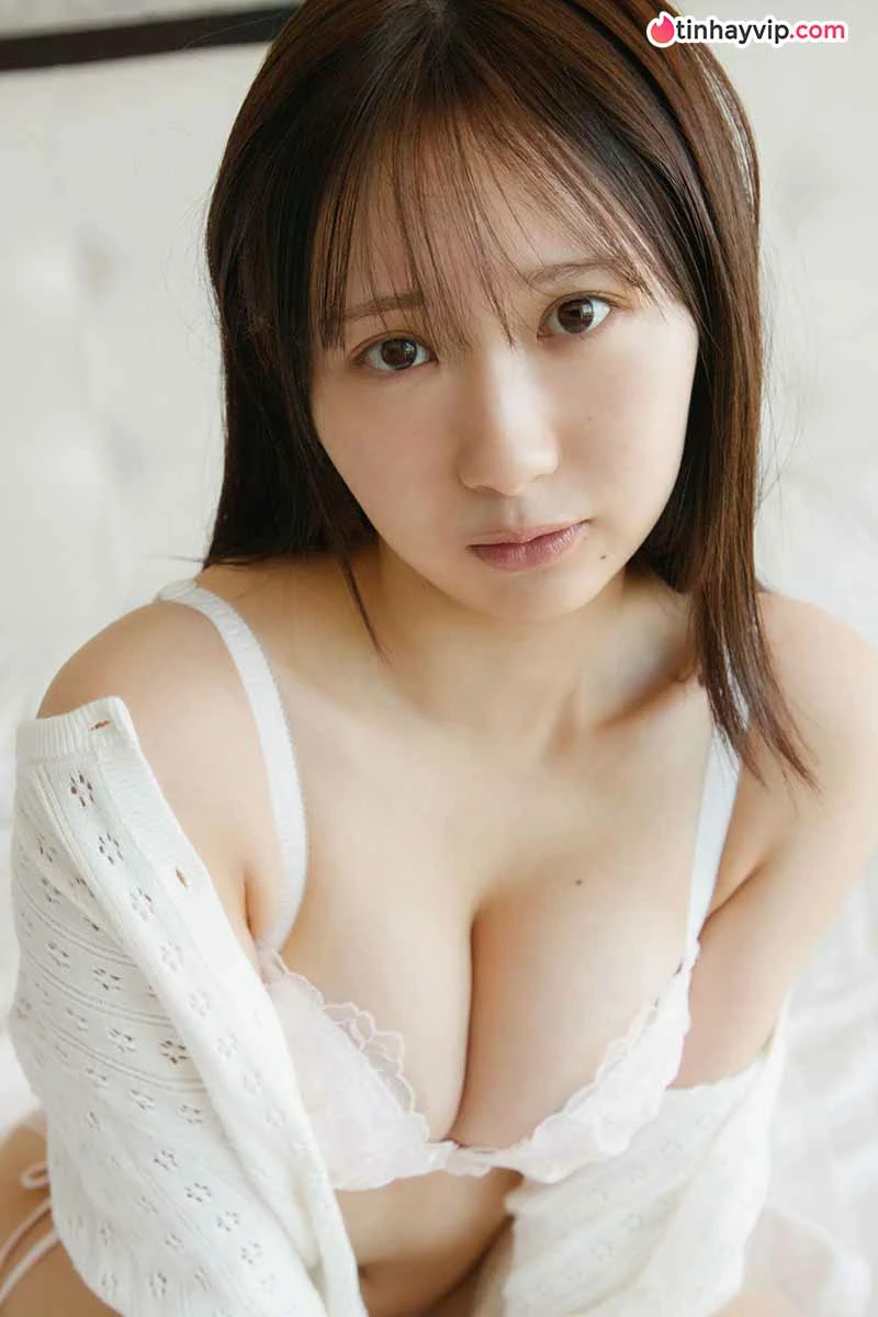 Kaho Fujishima khoe nhan sắc rạng rỡ trên bãi biển Miami