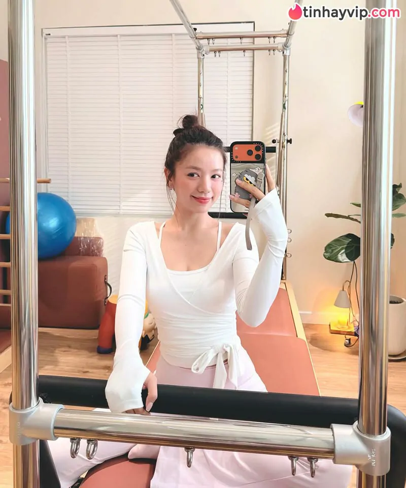 Sau cơn sốt Mưa Đỏ, ngọc nữ Lê Hạ Anh tiếp tục gây bão với màn thả dáng đầy bốc lửa
