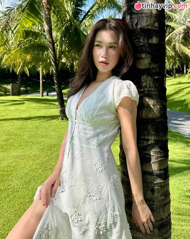 Lê Trương Ngọc Thảo khiến CĐM mê mẩn trước vóc dáng cực phẩm ở tuổi 36