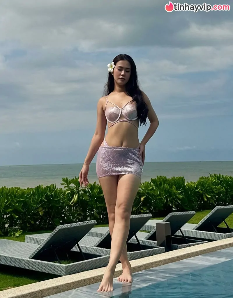 Lê Trương Ngọc Thảo khiến CĐM mê mẩn trước vóc dáng cực phẩm ở tuổi 36