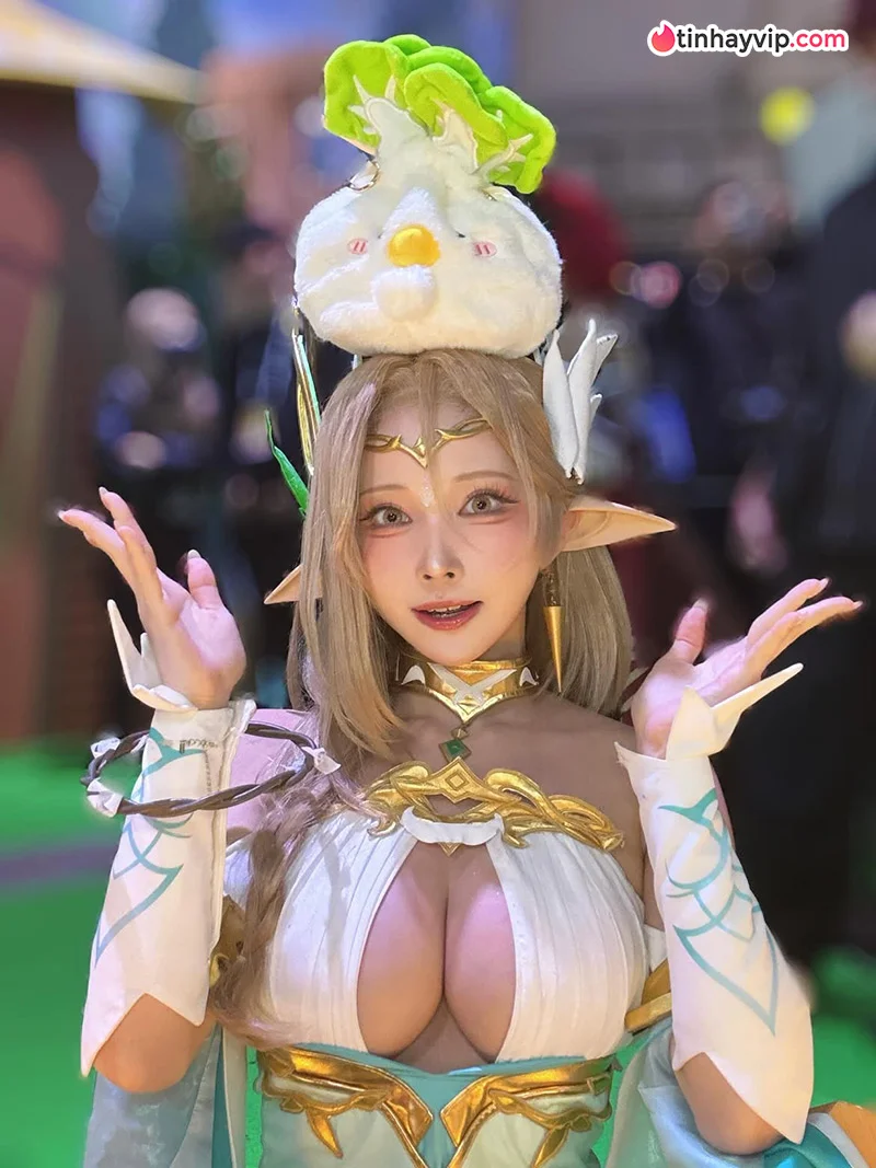 Nàng mẫu cosplay anime sexy xuất thần