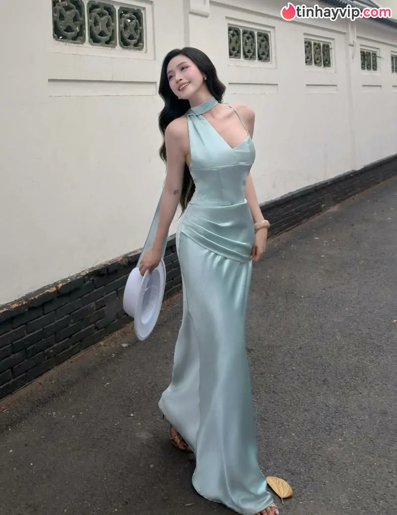 Lương Thị Hồng Linh khoe dáng ngọt ngào bên giàn hoa giấy khiến CĐM ngất ngây