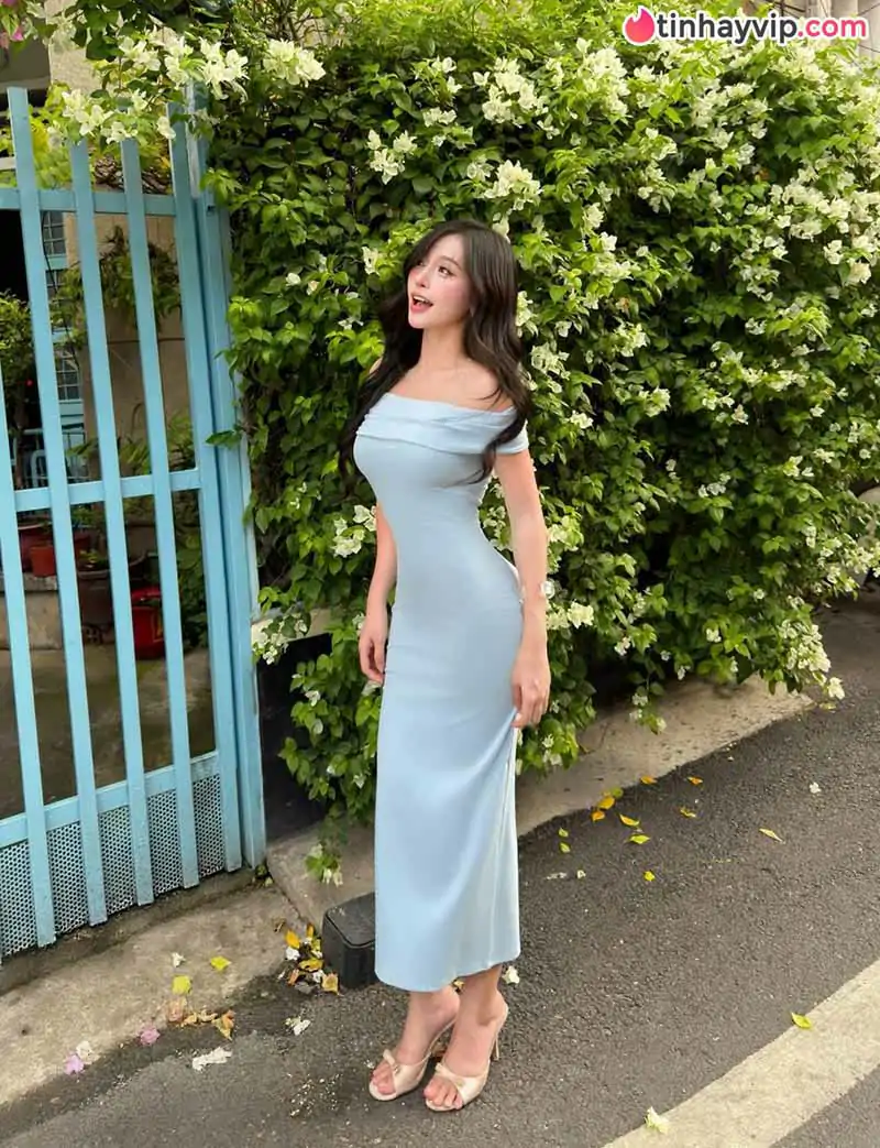 Lương Thị Hồng Linh khoe dáng ngọt ngào bên giàn hoa giấy khiến CĐM ngất ngây