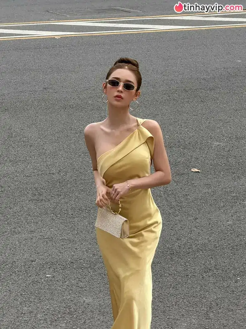Mai Hà Hoàng Yến đốt mắt cả triệu fan trong thiết kế voan hồng khoe trọn eo thon quyến rũ