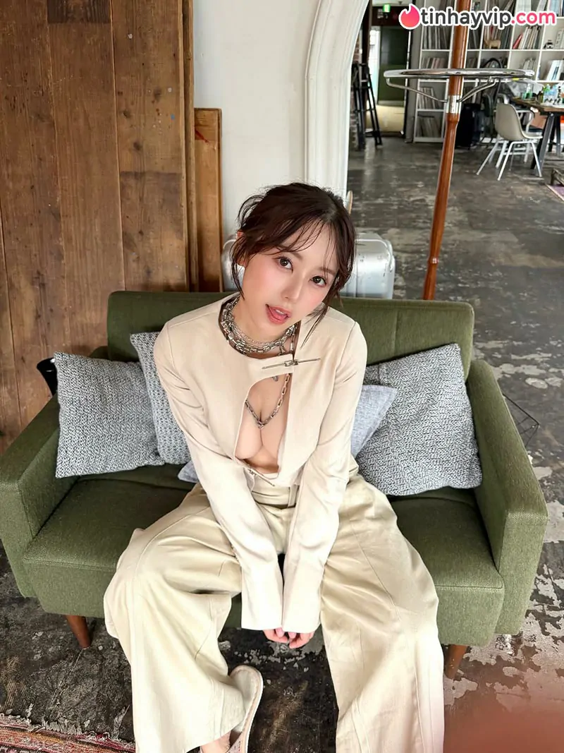 Mina Pochico khoe vóc dáng phập phồng đốt mắt cõi mạng, tiết lộ chi gần 400 triệu rước "người tình" mơ ước