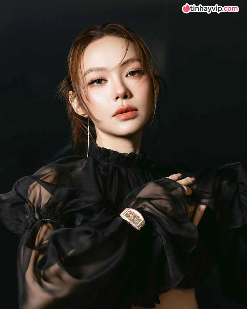 Minh Hằng: Hành trình từ ca sĩ tuổi teen đến nghệ sĩ đa tài