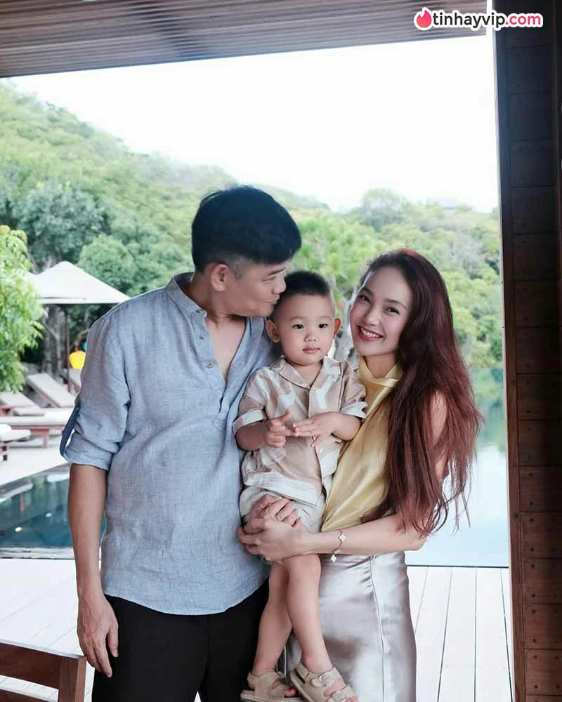 Minh Hằng: Hành trình từ ca sĩ tuổi teen đến nghệ sĩ đa tài