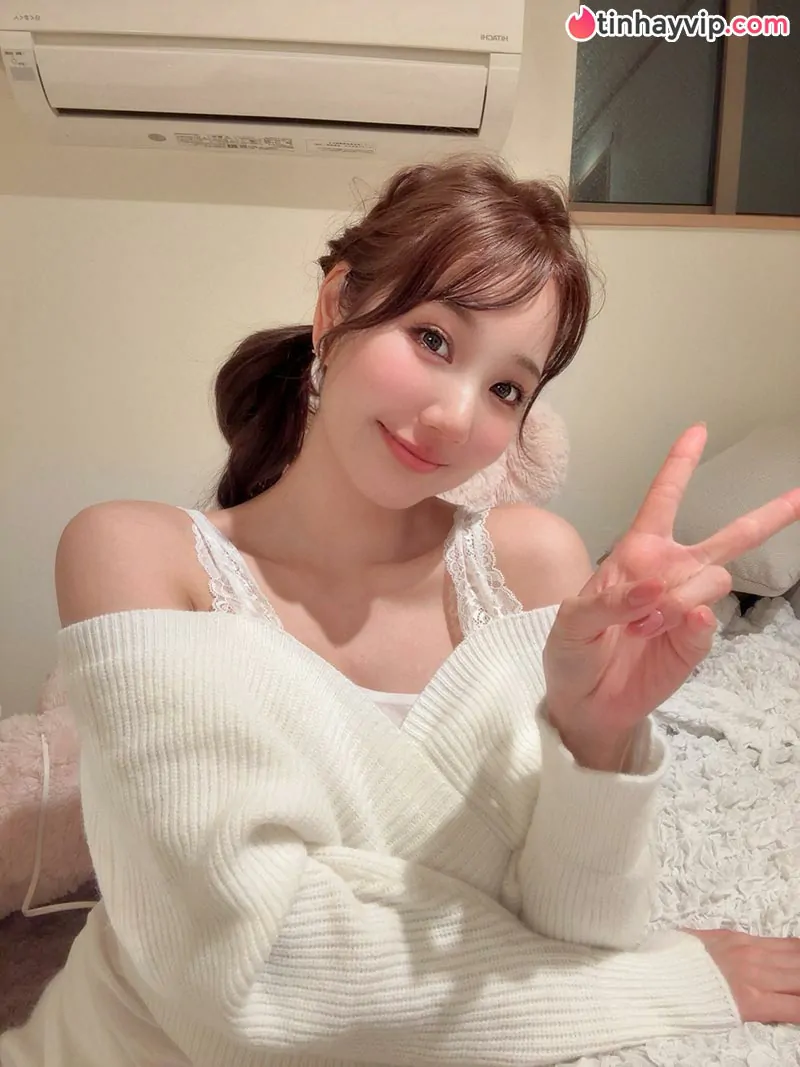Chân dài Mirei Shirakawa thả nhẹ thư tay gia nhập MOODYZ lập tức cán mốc 10.000 follower