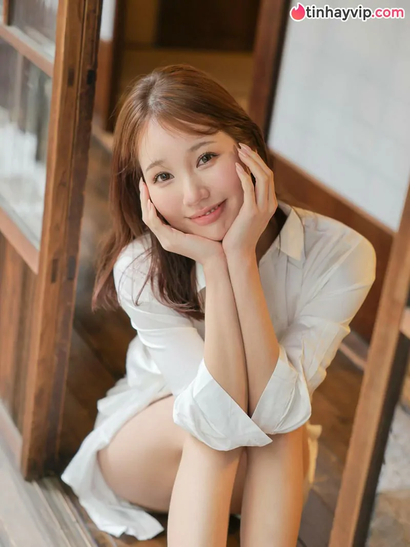 Chân dài Mirei Shirakawa thả nhẹ thư tay gia nhập MOODYZ lập tức cán mốc 10.000 follower