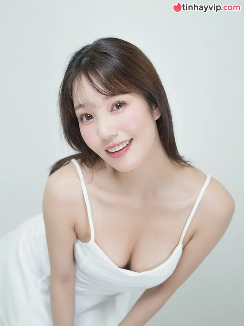 Chân dài Mirei Shirakawa thả nhẹ thư tay gia nhập MOODYZ lập tức cán mốc 10.000 follower