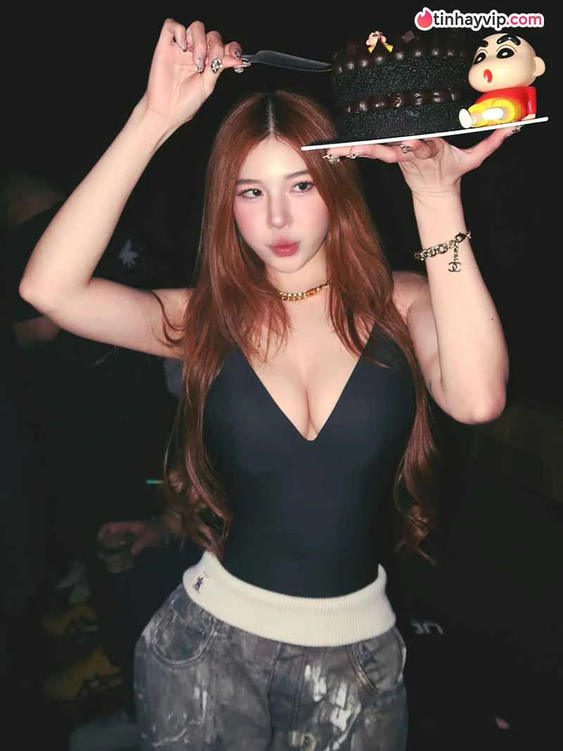 MS PUIYI khoe nhan sắc quyến rũ trong bộ ảnh sinh nhật