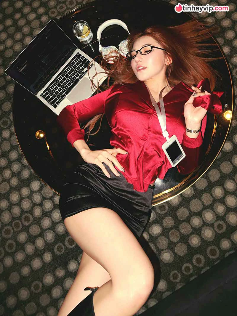 MS PUIYI khoe nhan sắc quyến rũ trong bộ ảnh sinh nhật
