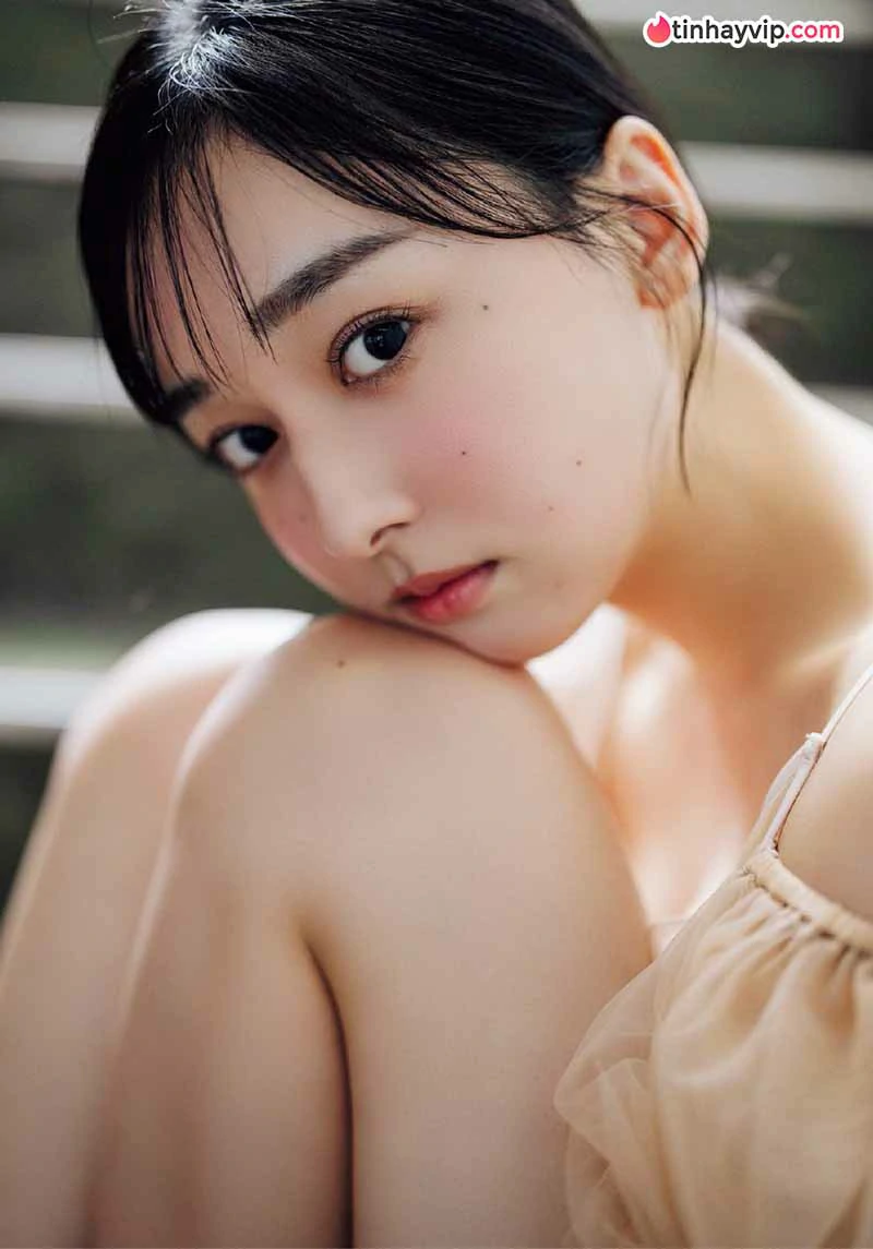 Nagisa Non gây chú ý với bộ ảnh bikini trên Young Gangan