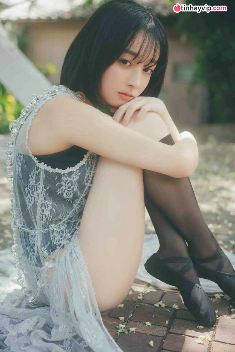 Nagisa Non gây chú ý với bộ ảnh bikini trên Young Gangan