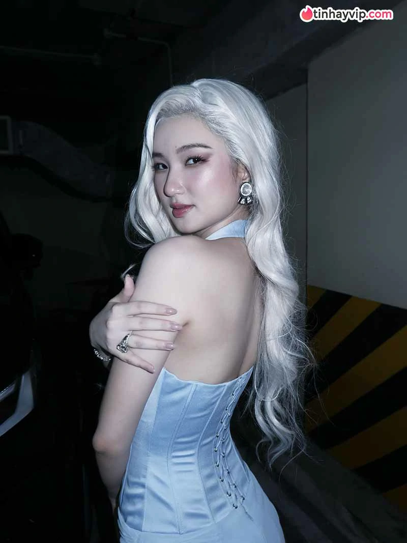 Nàng Mơ thay đổi phong cách, ngày càng quyến rũ