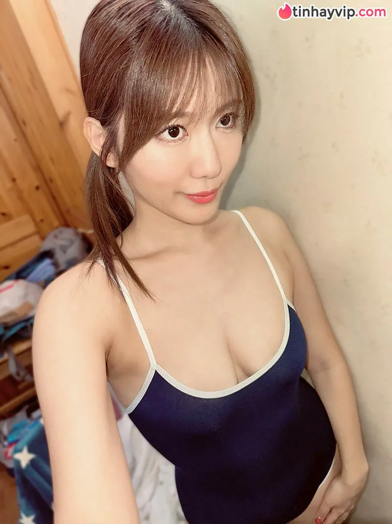 Nữ thần AV Nao Jinguji tiết lộ sự thật mất lần đầu ngay trên phim trường