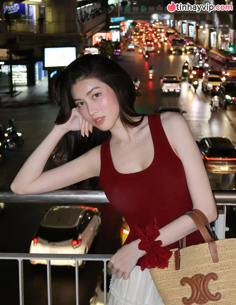 Nguyễn Lê Ngọc Thảo diện bikini đốt mắt bên bờ biển, cặp chân dài 1m11 chiếm trọn spotlight