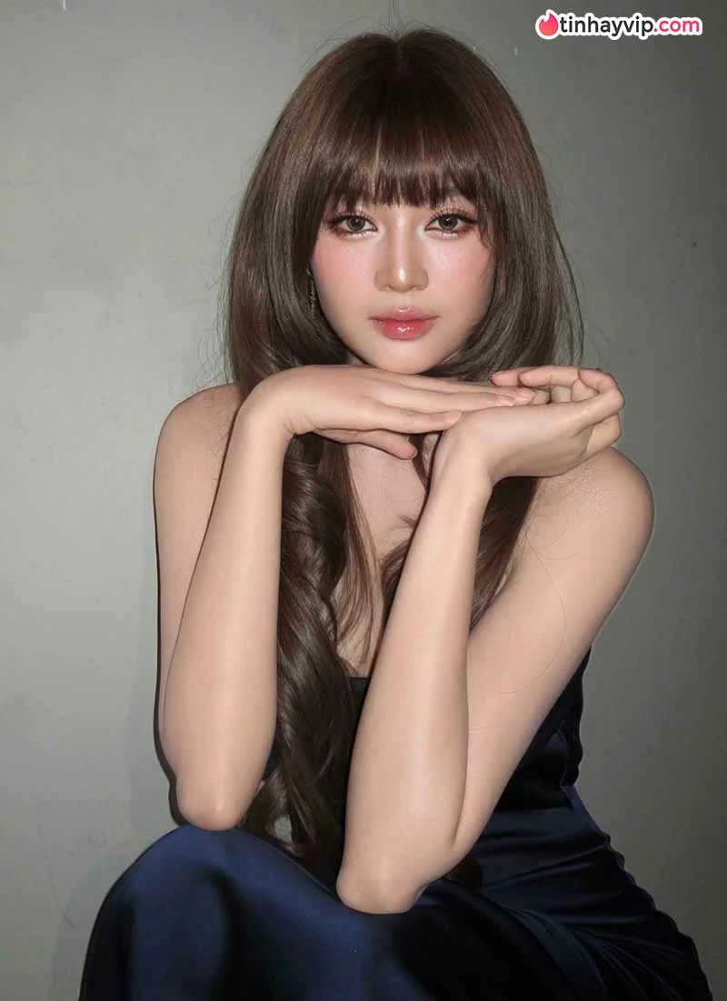 Ninh Dương Lan Ngọc xuất hiện với outfit đơn giản xinh xắn