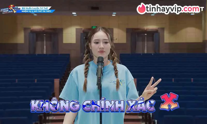Ninh Dương Lan Ngọc xuất hiện với outfit đơn giản xinh xắn