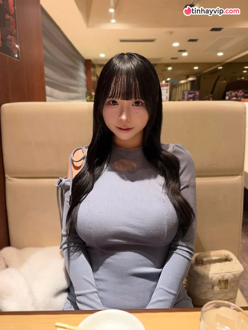 Riribebe gái xinh đùi to sở hữu vòng 3 căng đét