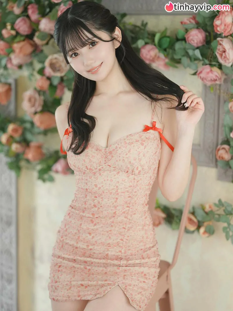 Sana Mashiro hóa cô nàng hầu gái quyến rũ khiến netizen ráo riết săn lùng