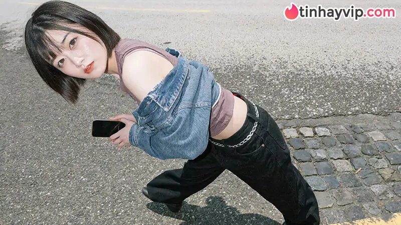 Cựu sao AV Shion Hanabuki gây bất ngờ khi chính thức rẽ hướng làm lập trình viên