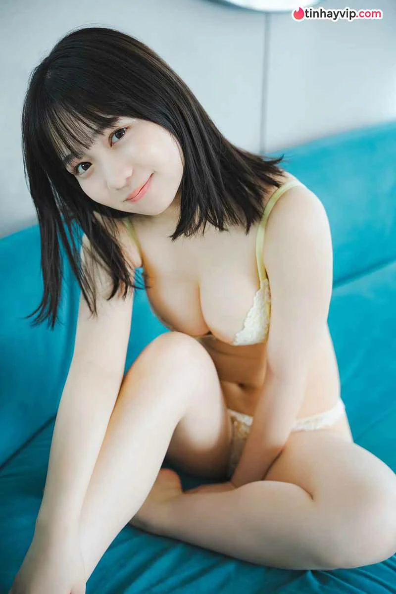Shiori Ikemoto khoe hậu trường bikini quyến rũ trên FRIDAY