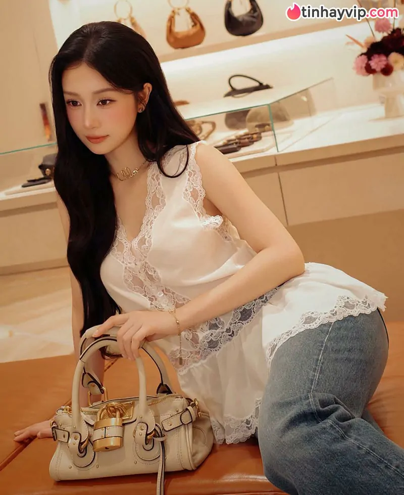 Jun Vũ là ai? Tiểu sử Jun Vũ và sức hút khó cưỡng của mỹ nhân màn ảnh Việt