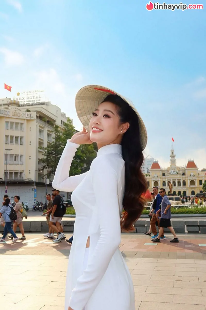 Nguyễn Trần Khánh Vân là ai? Tiểu sử và hành trình xây dựng sự nghiệp của nàng hậu đa-zi-năng