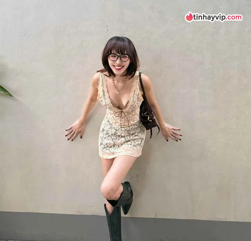 Tóc Tiên diện đầm ren xuyên thấu trong loạt ảnh mới