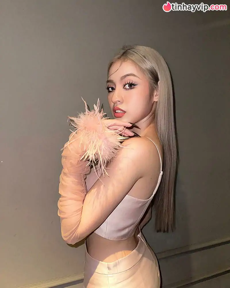 Hot girl trứng rán Trần Thanh Tâm diện bikini khoe trọn vóc dáng nóng bỏng sau sinh
